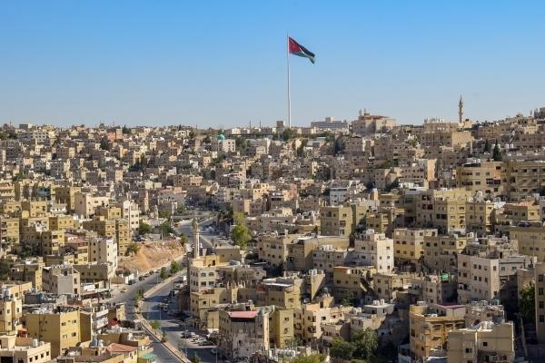 أجواء دافئة الخميس وانخفاض ملموس على الحرارة الجمعة