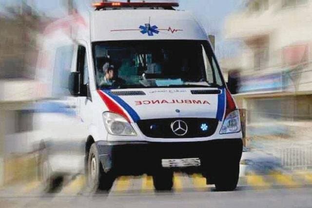 وفاة شخص بحادث تصادم على الطريق الصحراوي