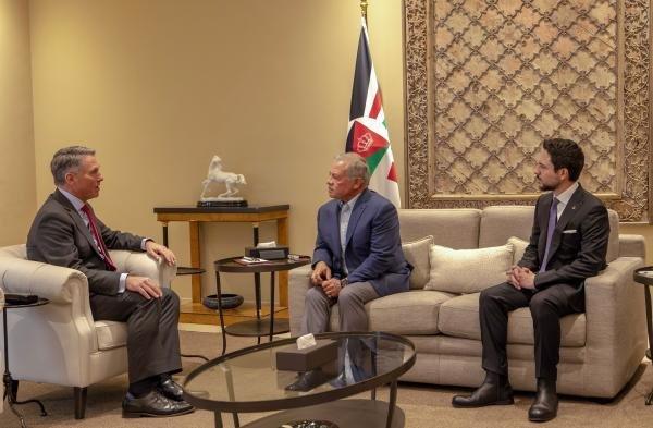 الملك يستقبل وزير الدفاع الأسترالي