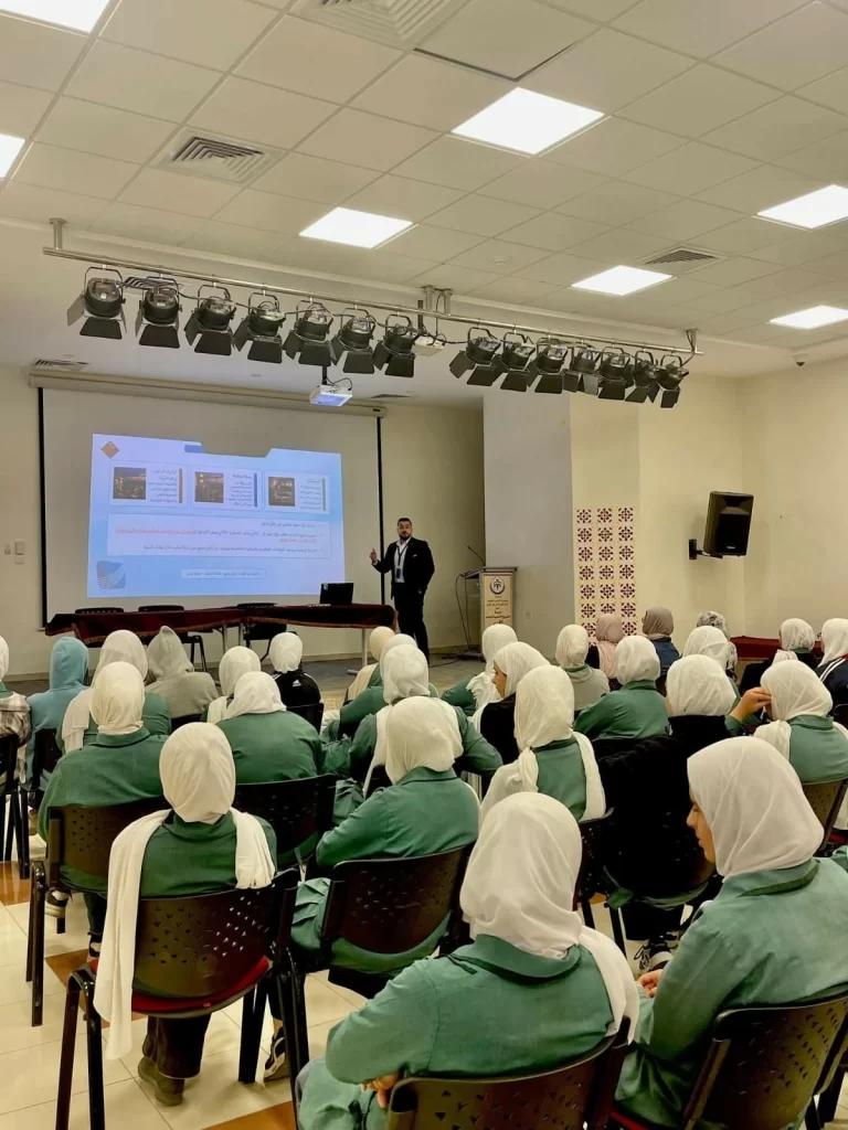 كهرباء اربد تواصل تنفيذ ورش توعية في مجال ترشيد استهلاك الطاقة والأمن السيبراني