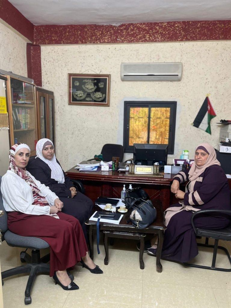 جمعية سيدات وادي راجب تستقبل فريق من دائرة الاحصاءات العامة