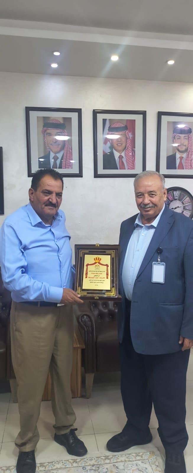 بلدية مادبا الكبرى تكرم الزميل الصحفي أحمد الشوابكة