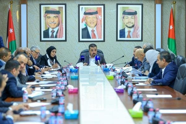 "العمل النيابية" تشرع بمناقشة مشروع قانون تنظيم العمل المهني