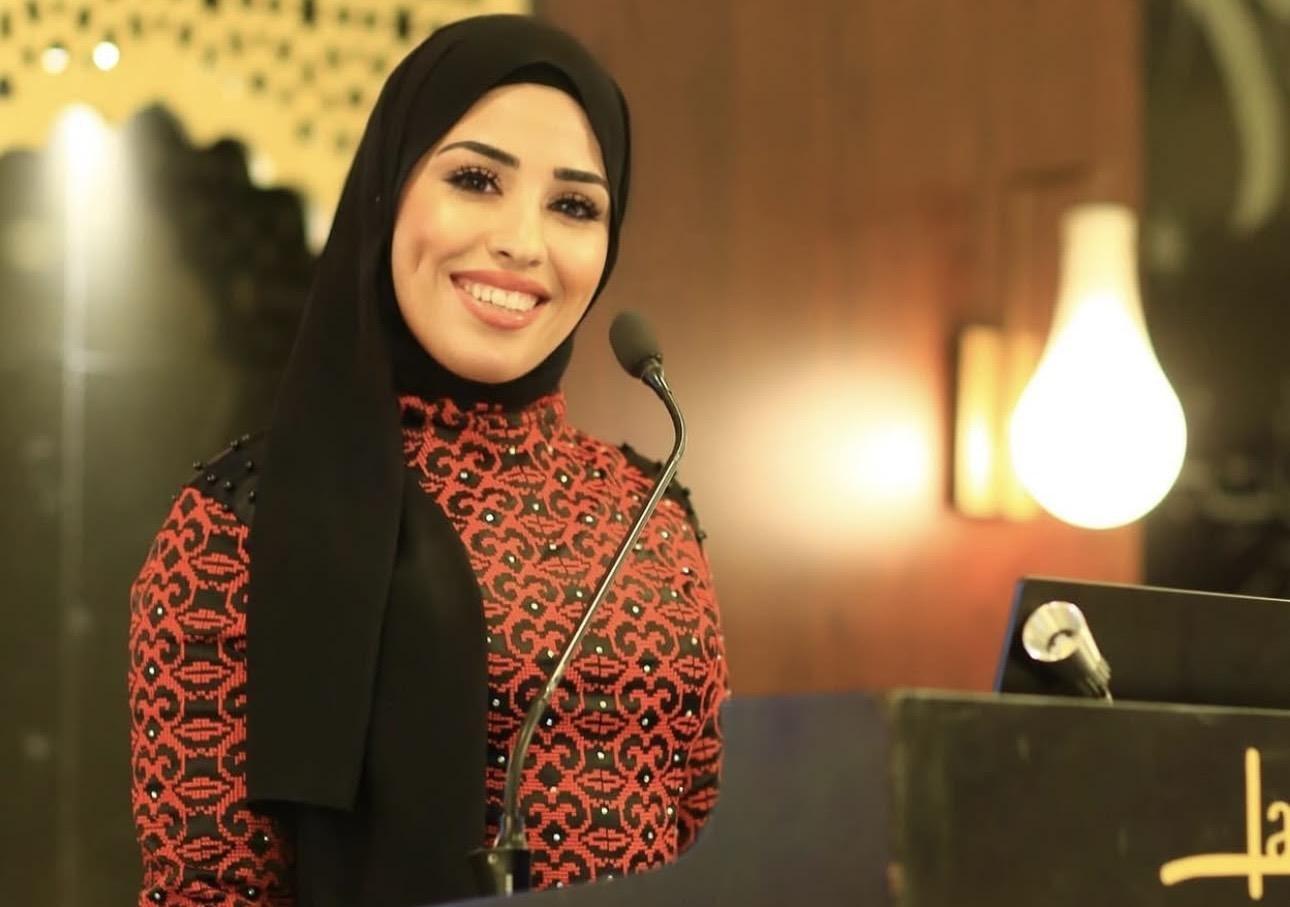 هل فشلت المؤسسات فنجحت مواقع التواصل!؟