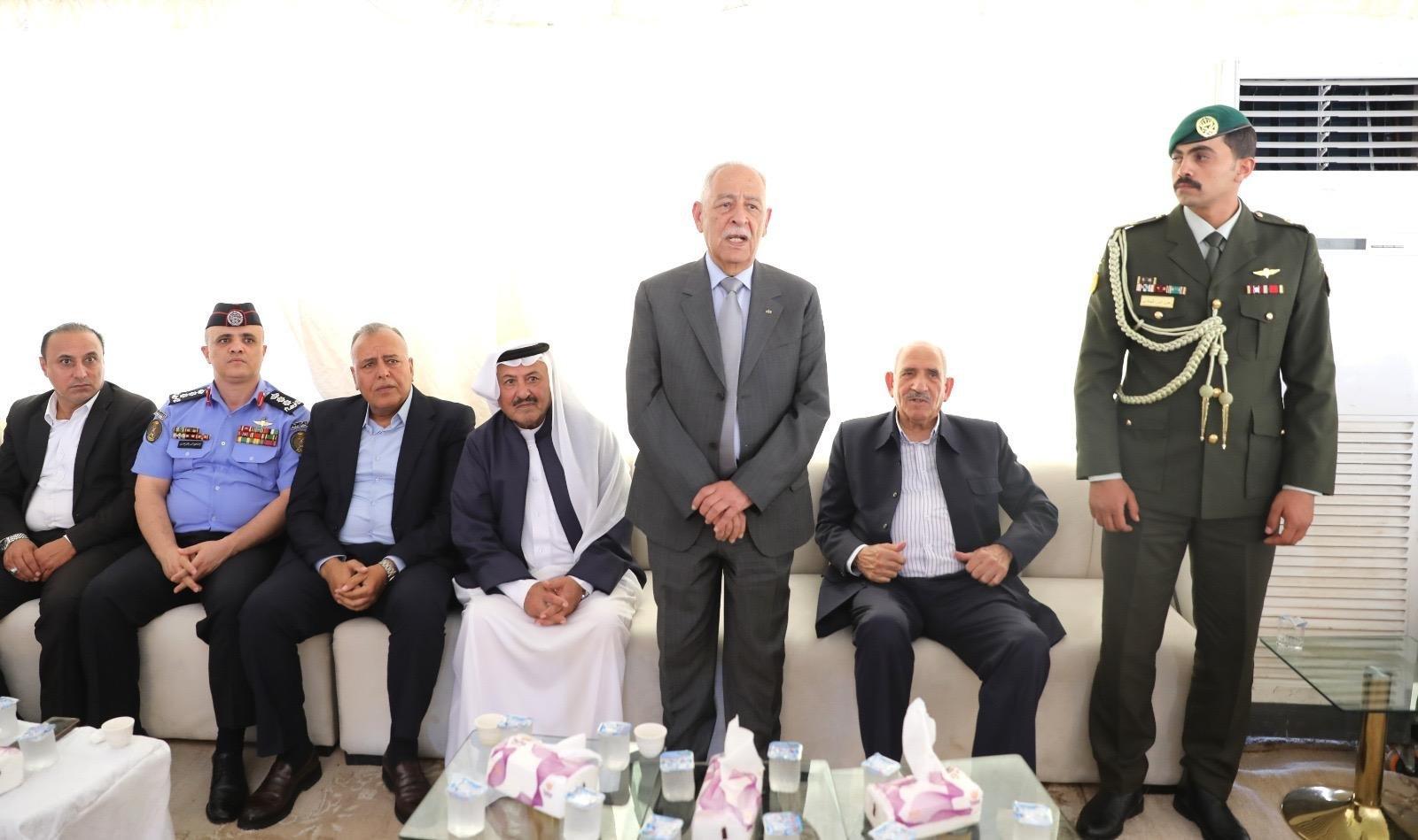 مندوبا عن الملك وولي العهد.. العيسوي يعزي المعاعية وعكروش