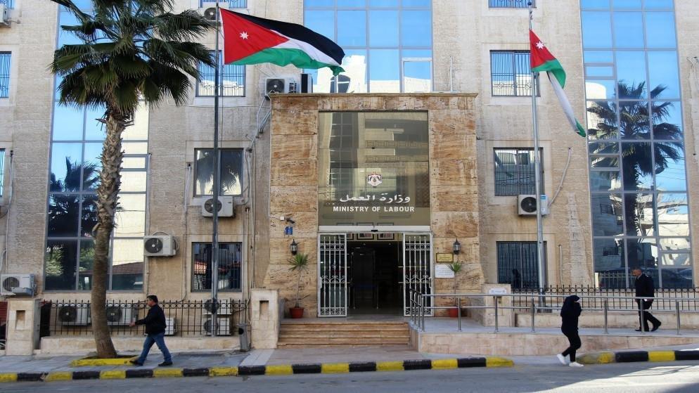 العمل: 16 ألف زيارة تفتيشية و2766 مخالفة لمنشآت خلال النصف الأول من 2026
