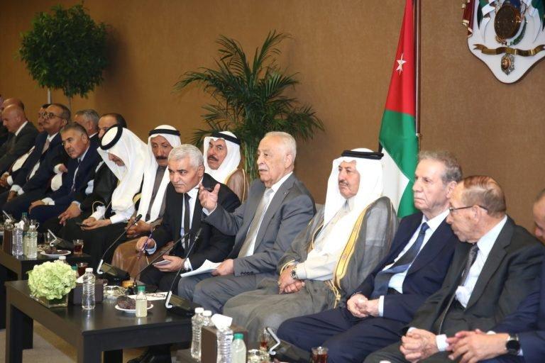 العيسوي يلتقي 300 من وجهاء وممثلي محافظة معان