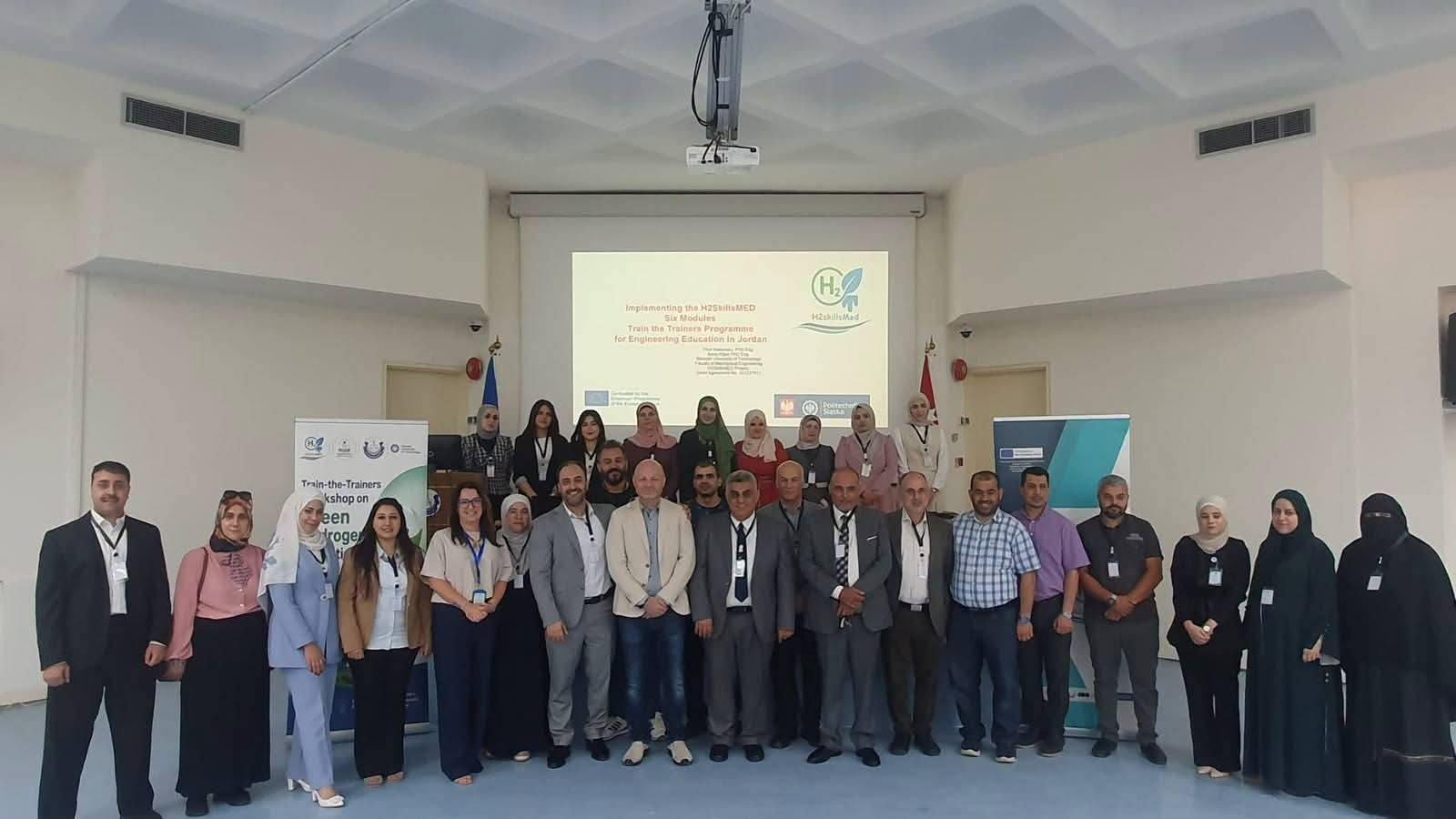 كلية الهندسة بجامعة عجلون تشارك بورشة حول تعليم الهيدروجين الأخضر