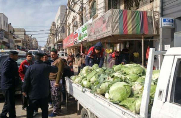 شكاوى من عودة انتشار البسطات في كفرنجة