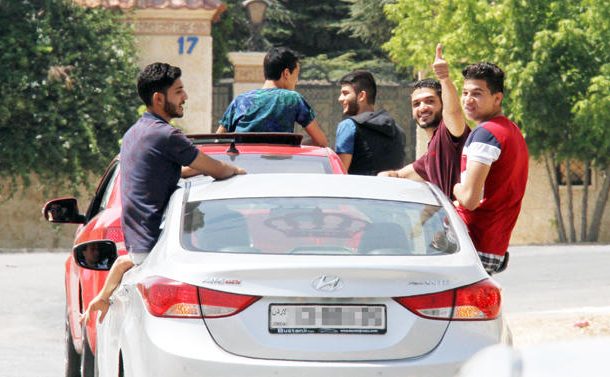 غياب مواكب المحتفلين بنتائج 