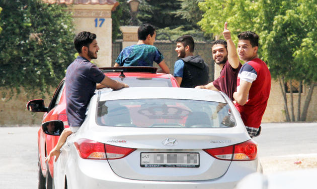 غياب مواكب المحتفلين بنتائج