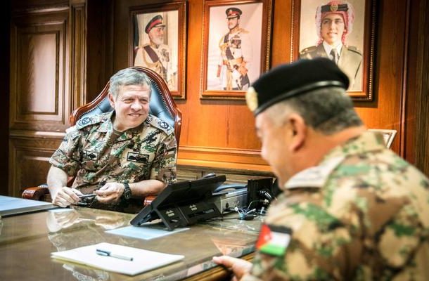 الملك يزور القيادة العامة للقوات المسلحة