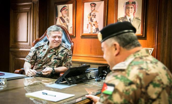 الملك يزور القيادة العامة للقوات المسلحة