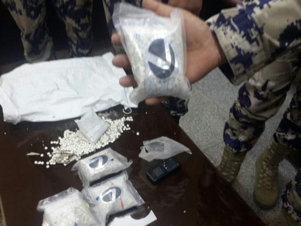 الجمارك تضبط 2000 حبة كبتاغون