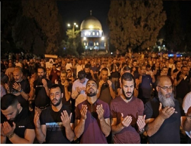 آلاف الفلسطينيين يلبون دعوات 