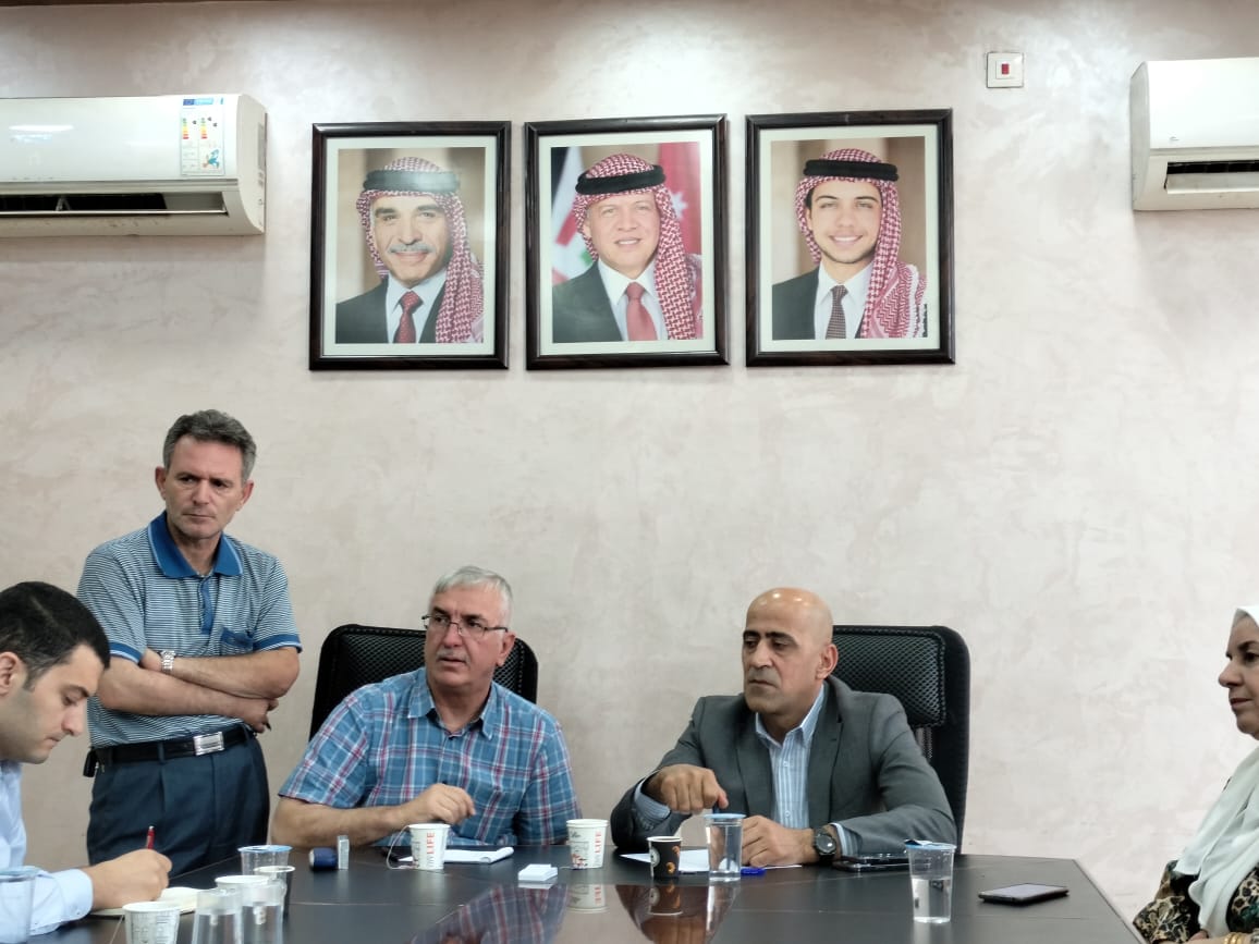 فريق المعهد الجمهوري الدولي يزور بلدية جرش الكبرى