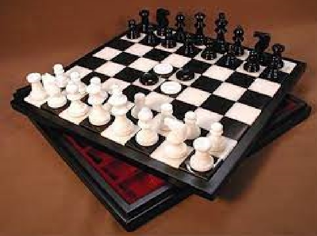 شجعوا أطفالكم على لعب الشطرنج.. فوائد مذهلة لألعاب الذكاء في تنمية مهارات الطفل
