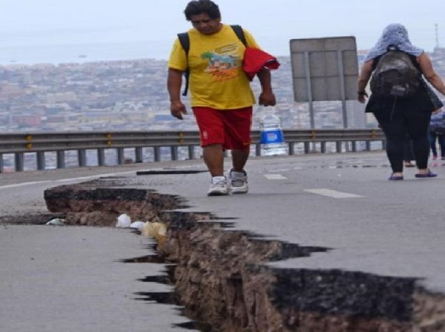زلزال عنيف يضرب قرب سواحل تشيلي
