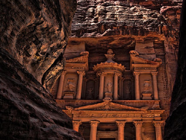 ارتفاع الدخل السياحي الأردني