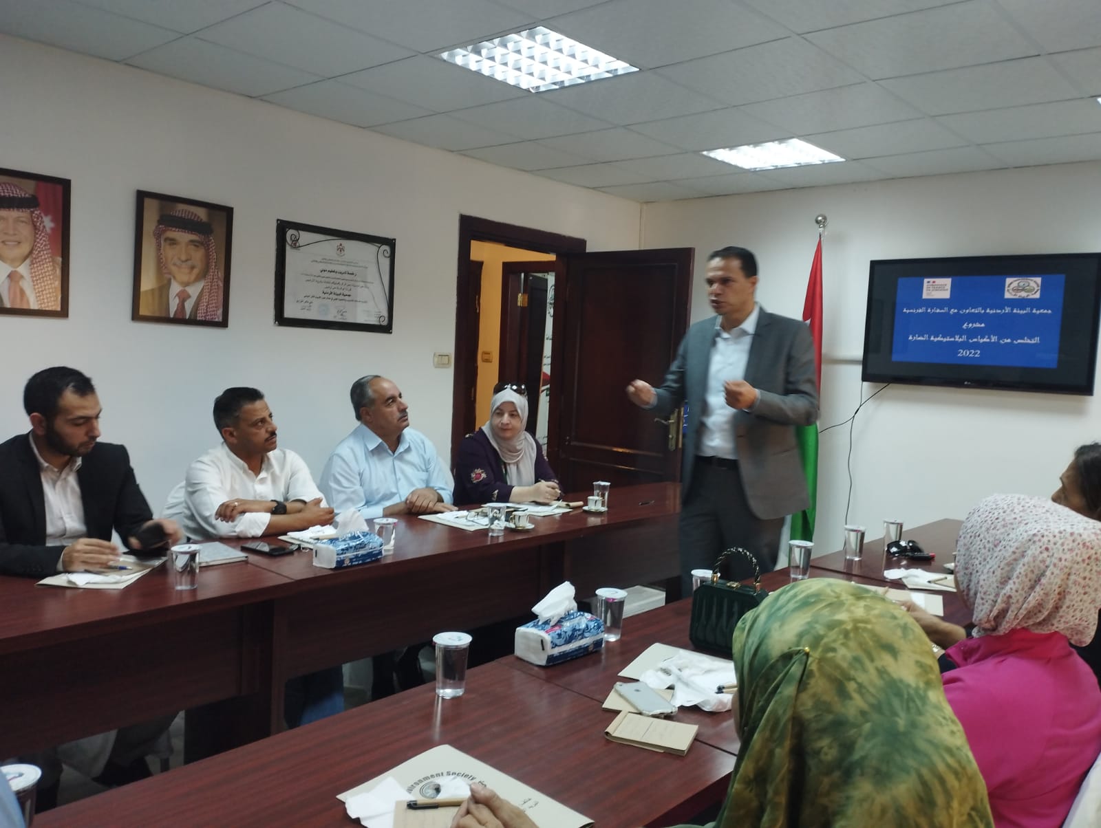 ضمن اسبوع البيئة والمناخ : جمعية البيئة تنفذ ورشة عمل حول البلاستيك
