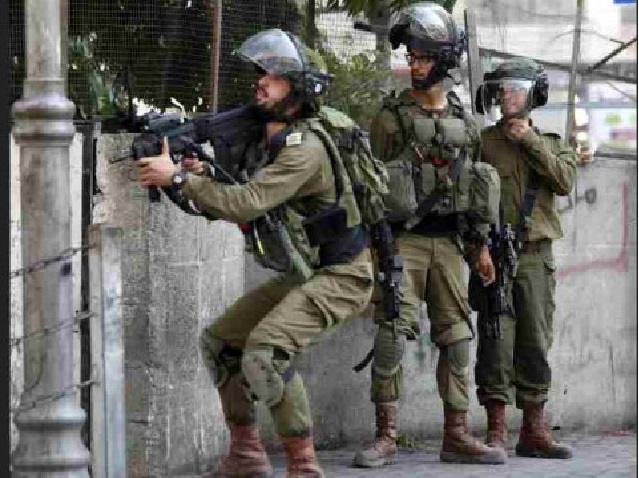 استشهاد فلسطيني وإصابة العشرات في الضفة الغربية