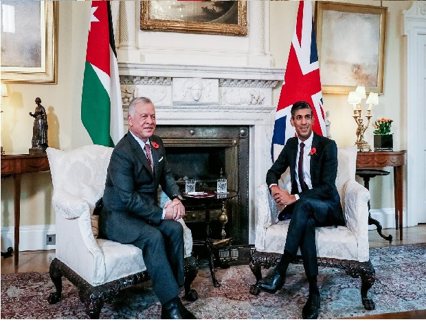 الملك يعقد لقاء مع رئيس الوزراء البريطاني
