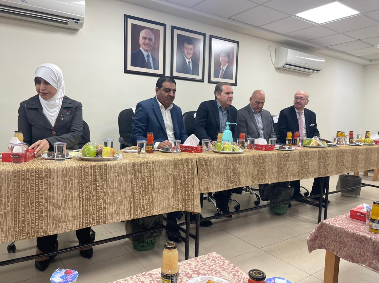 وزير الصحة يتفقد واقع تقديم الخدمات الصحية في مستشفى الأمير فيصل