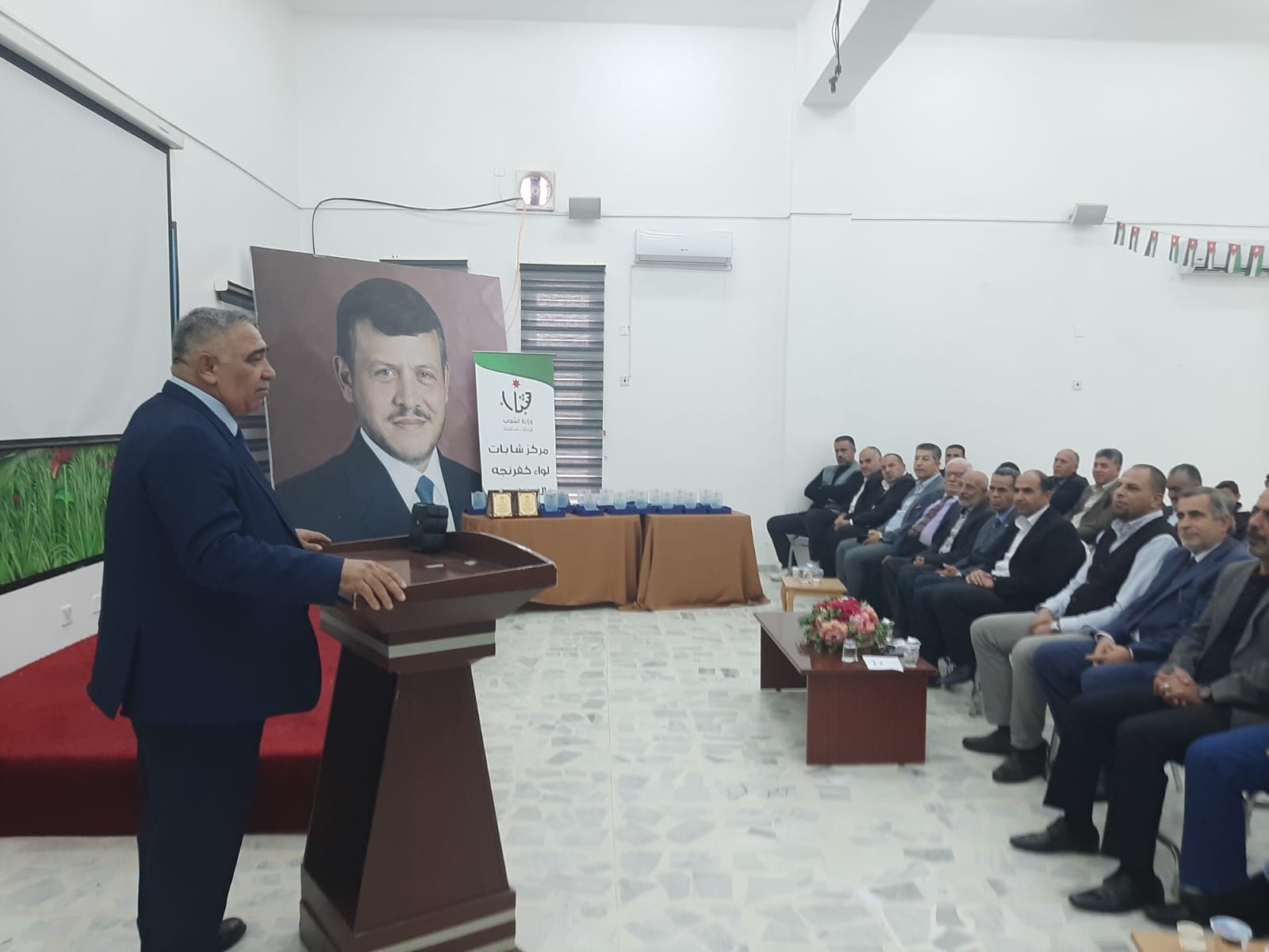 رئيس مجلس محافظة يكرم مديرات مدارس لواء كفرنجة .