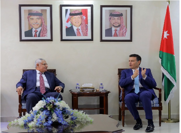 الصفدي يلتقي رئيس المجلس القضائي ورئيس المحكمة الإدارية العليا