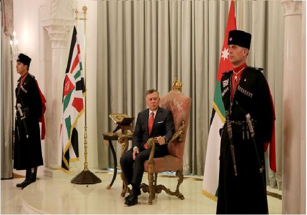الملك يستمع إلى رد مجلس الأمة على خطاب العرش الأحد