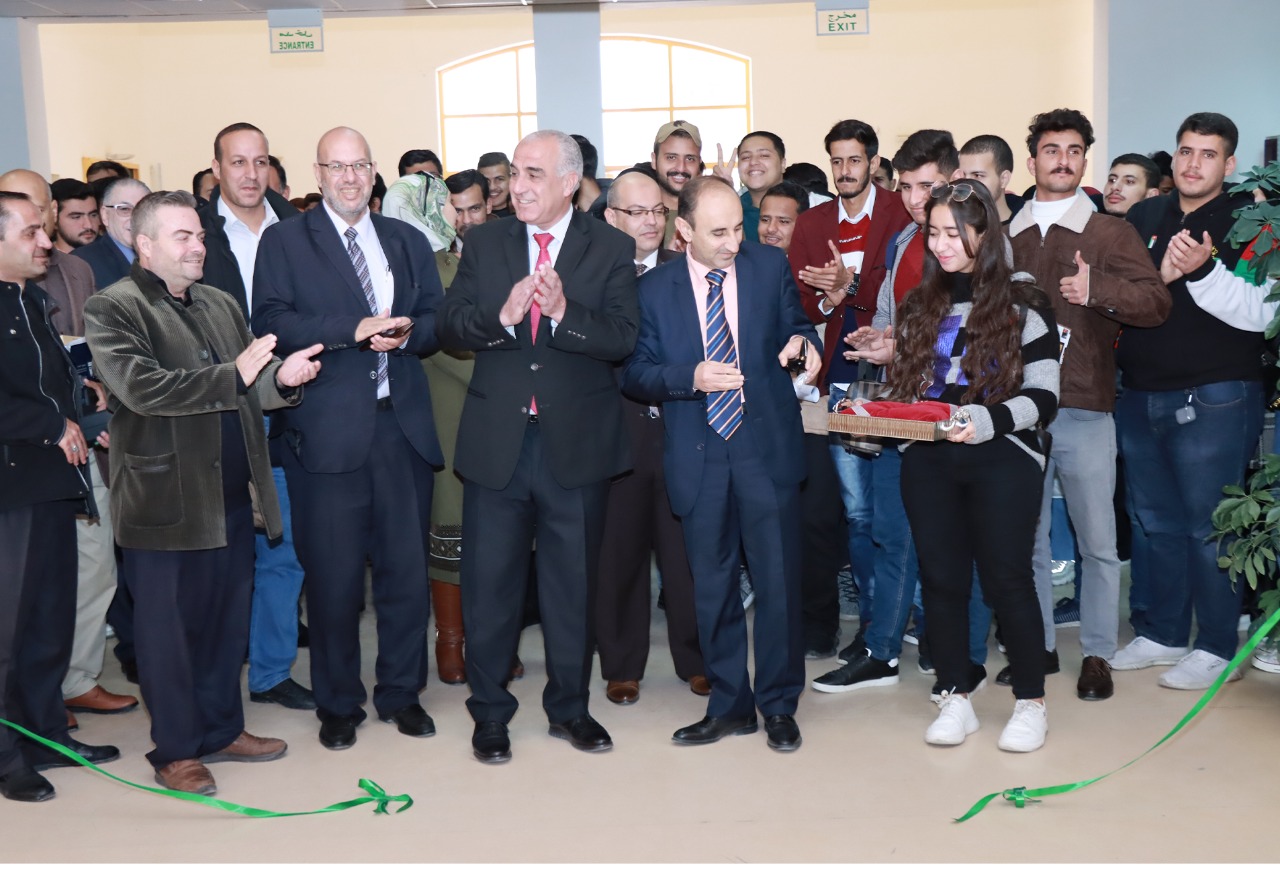 افتتاح معرض مكتبة الأسرة الاردنية في جامعة الحسين بن طلال.