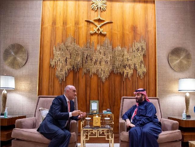 وليُّ العهد السّعودي يستقبل رئيس الوزراء الدكتور بشر الخصاونة ويؤكِّدان عُمق العلاقات الثُّنائية بين البلدين
