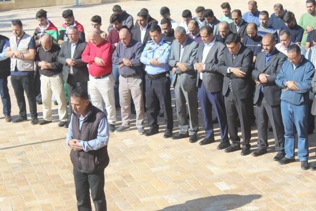 الجامعة الأردنية العقبة تلتف حول القيادة وتقيم صلاة الغائب على أرواح شهداء الواجب