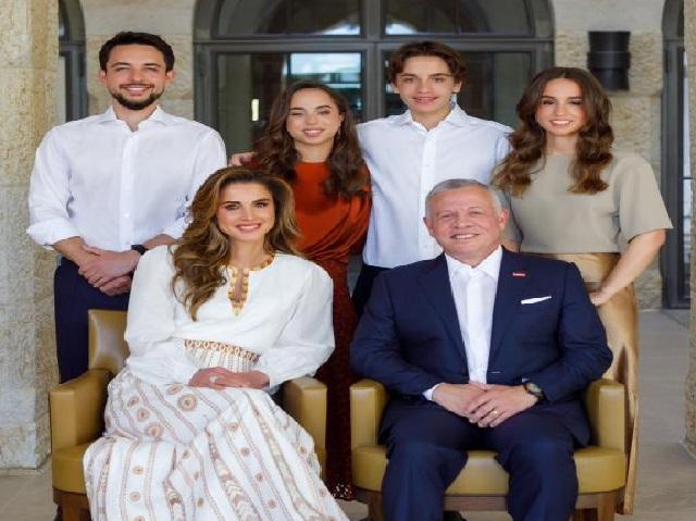 الملكة تهنئ الأردنيين بالعام الجديد