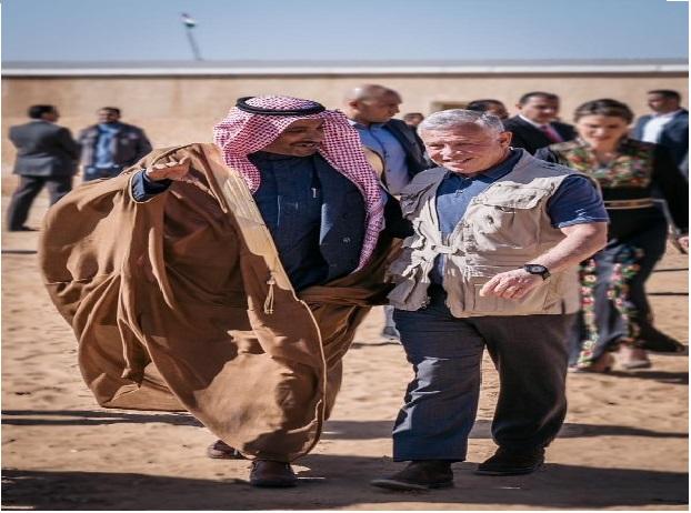 الملك يزور مشروعا زراعيا وجمعية سيدات في الديسة