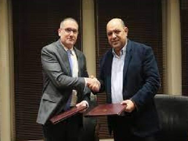 الاقتصاد الرقمي توقع اتفاقية شراكة لإنشاء مركز تقني في عمان