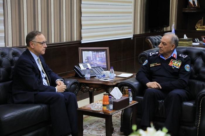 مدير الأمن العام يلتقي السفير الهولندي في عمّان