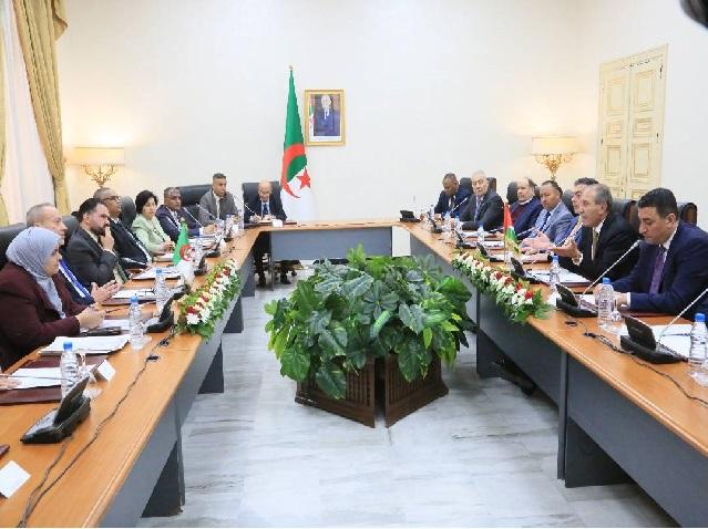 وفد نيابي يلتقي رئيس وأعضاء خارجية مجلس الأمة الجزائري