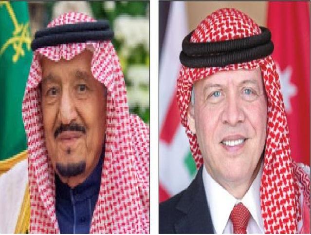 الملك يهنئ خادم الحرمين الشريفين بذكرى 
