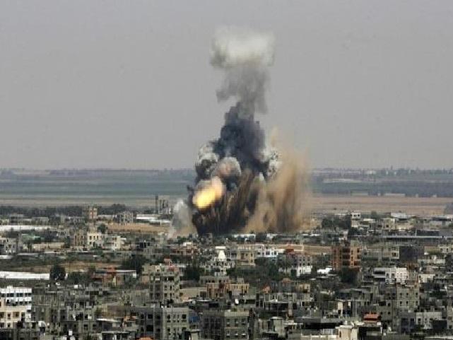 طائرات الاحتلال تقصف موقعاً غربي غزة