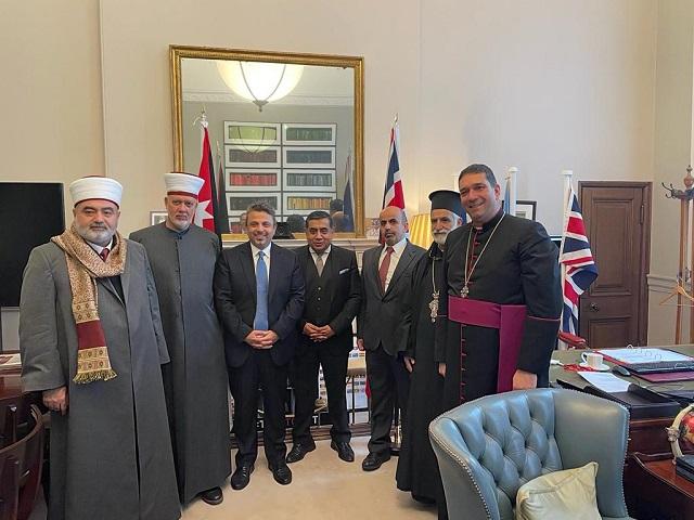 قيادات إسلامية ومسيحية مقدسية تختم زيارة لبريطانيا