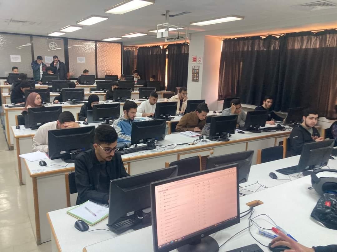 جامعة العلوم والتكنولوجيا الأردنية تنظم مسابقة البرمجة وحل المسائل
