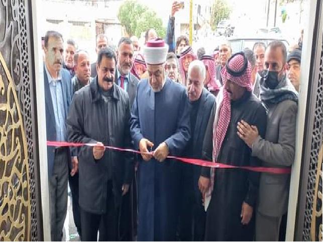 وزير الأوقاف يفتتح مسجدي الحبيب المصطفى وأديب الصالح في مادبا