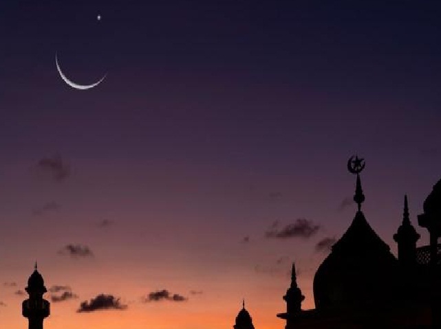 مفتي المملكة: تحري هلال عيد الفطر الخميس