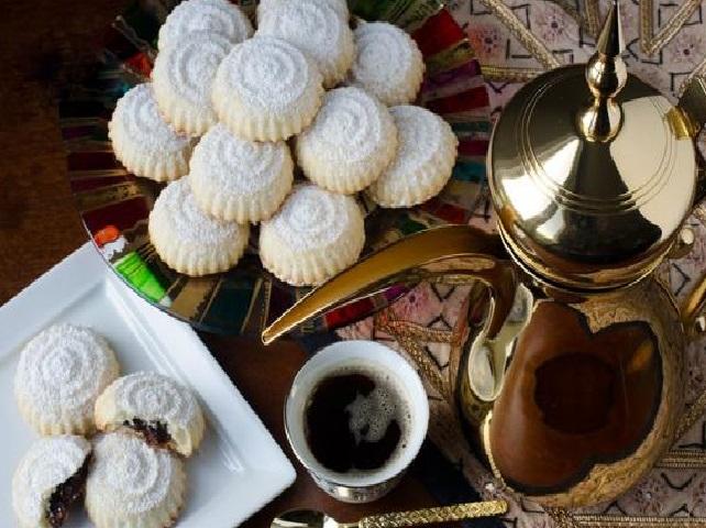 الأردنيون يترقبون الليلة لشراء قهوة وحلويات العيد