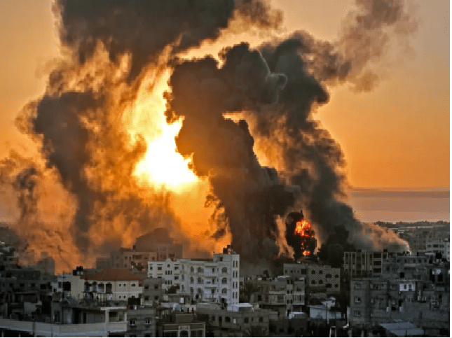 استشهاد 12 فلسطينيا بغارات للاحتلال على قطاع غزة