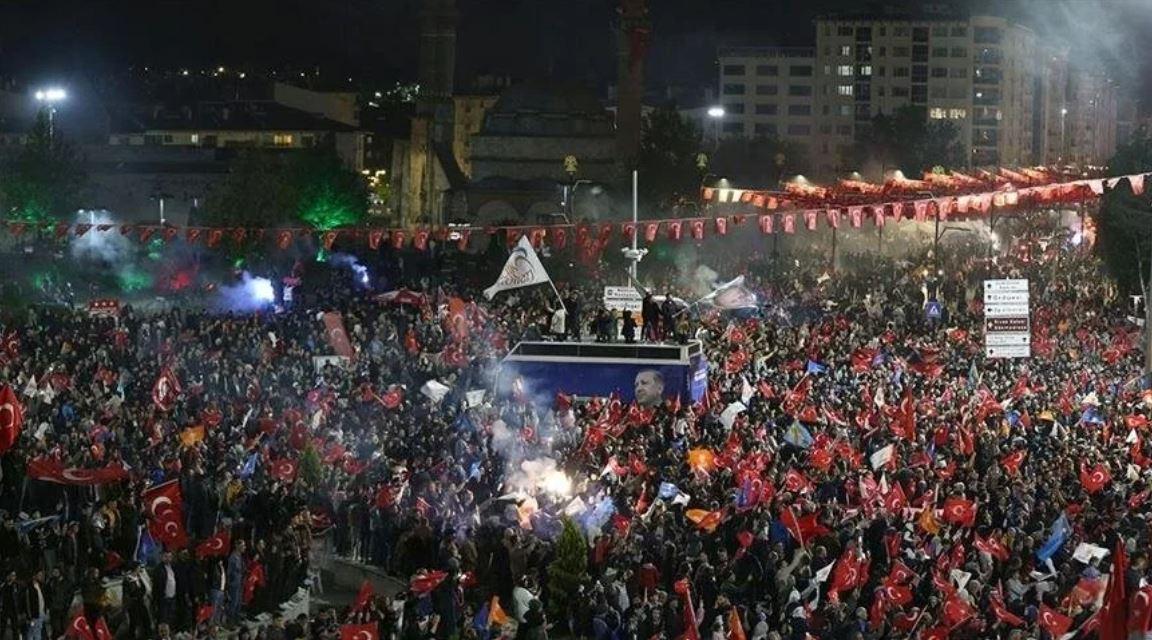 احتفالات في تركيا بعد فوز أردوغان