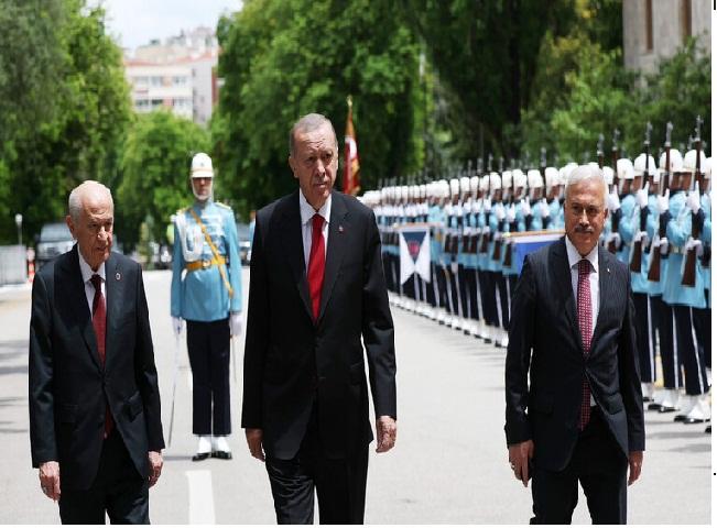 أردوغان يؤدي اليمين الدستورية