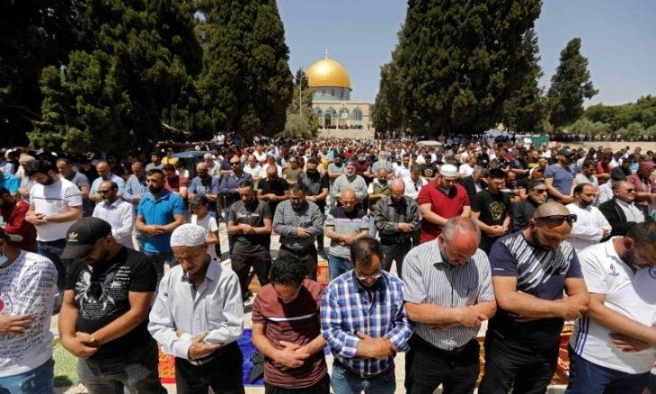 50 ألفا يؤدون صلاة الجمعة في المسجد الأقصى المبارك