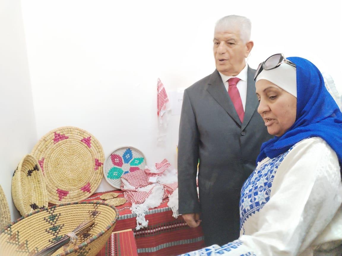 جرش: عضيبات يفتتح معرض المنتوجات و الحرف اليدوية